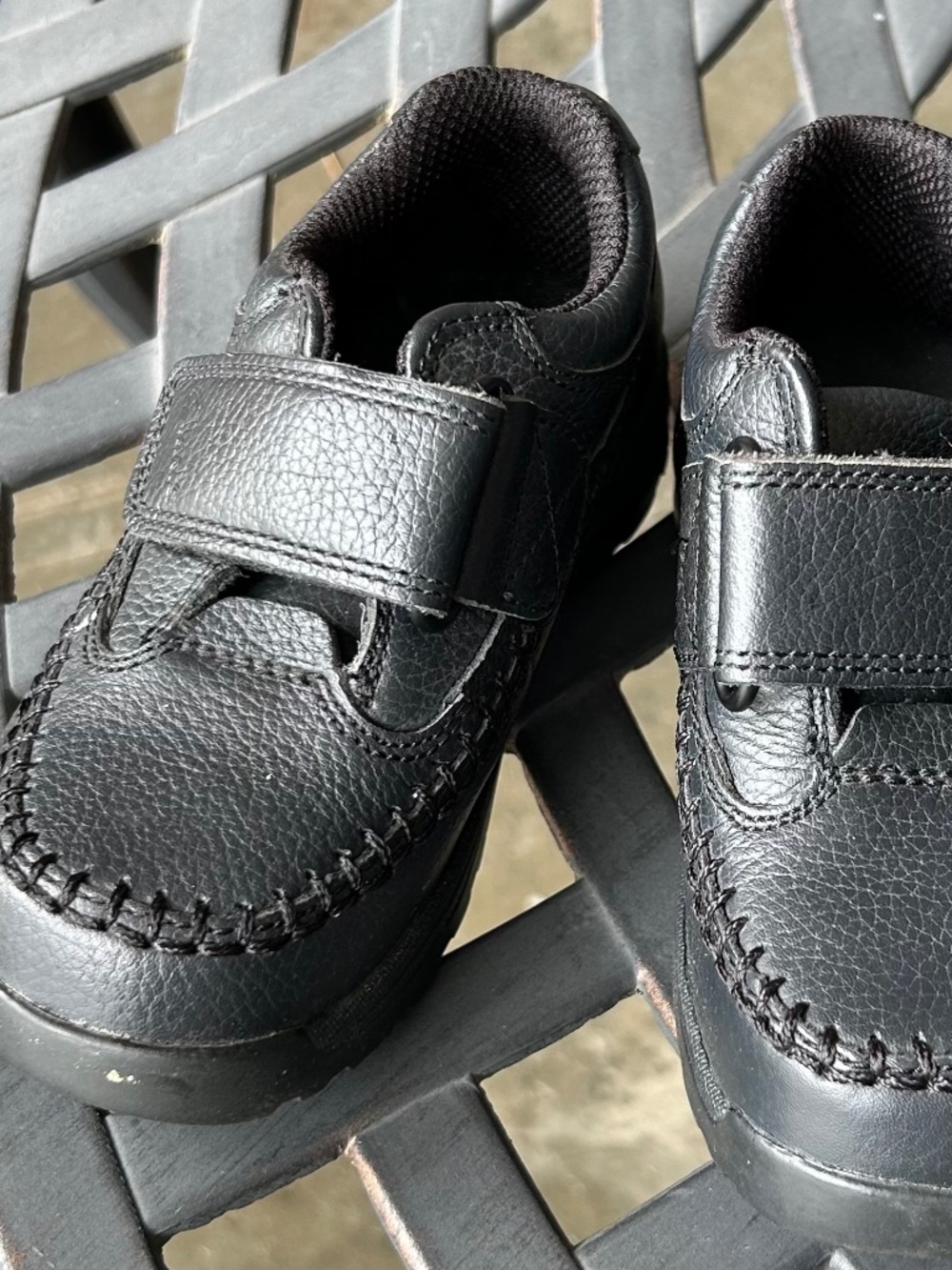 Boys Clark's Velcro Loafer Size 9